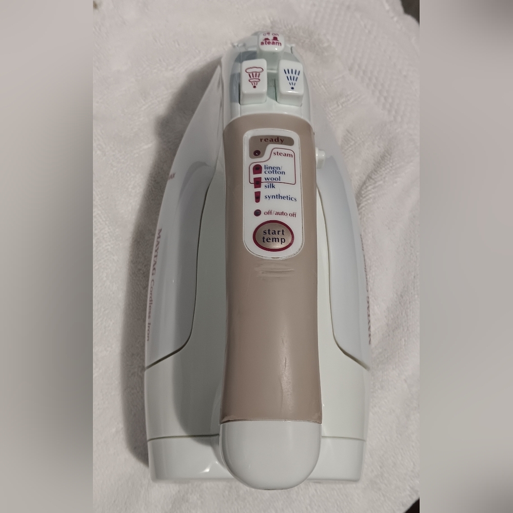 Maytag Cordless Steam Iron Cuff Press ML17500AAW 120 V 60HZ 1440W Tested Works - Picture 5 of 16